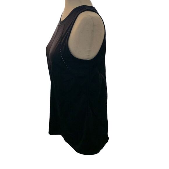 ATHLETICA sports top. Split in back. Size by measurements. Size M - Picture 3 of 8